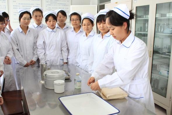 北京護(hù)理學(xué)校高級(jí)護(hù)理專業(yè)怎么樣？