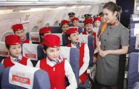 想學民航在秦皇島東方航空服務(wù)專業(yè)學校能學什么？