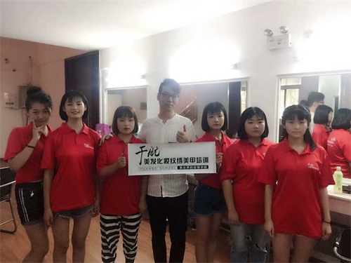 唐山誠遠美容美發(fā)職業(yè)培訓(xùn)學(xué)校如何幫助學(xué)員更快就業(yè)？